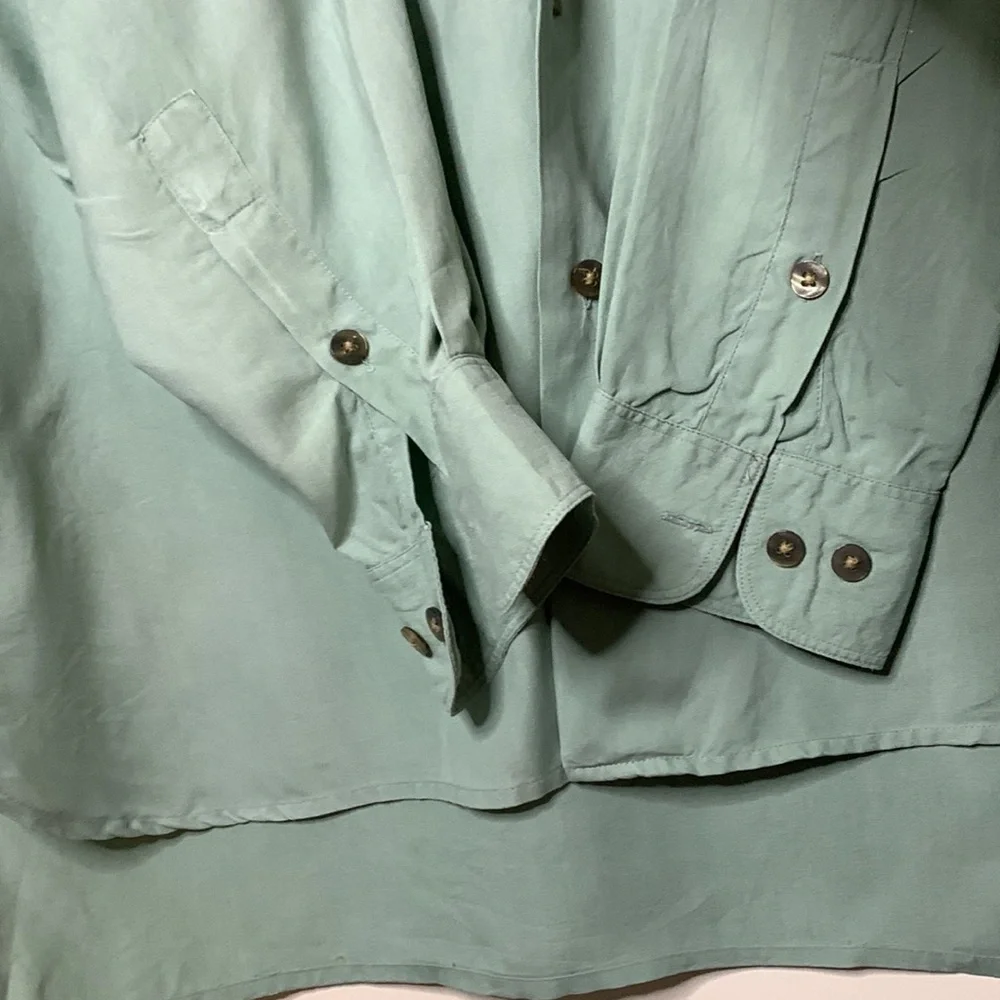 Vintage Men's Mint Green Button-Up Silk Shirt (S) - Picture 5 of 8